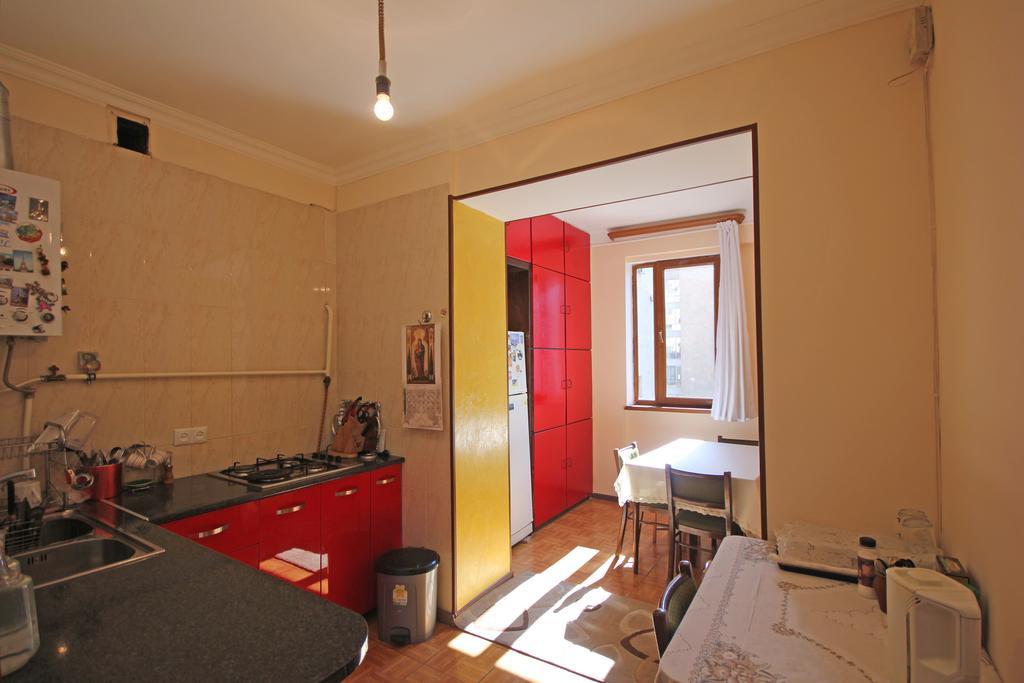 Center Hostel And Tours Jereván Kültér fotó