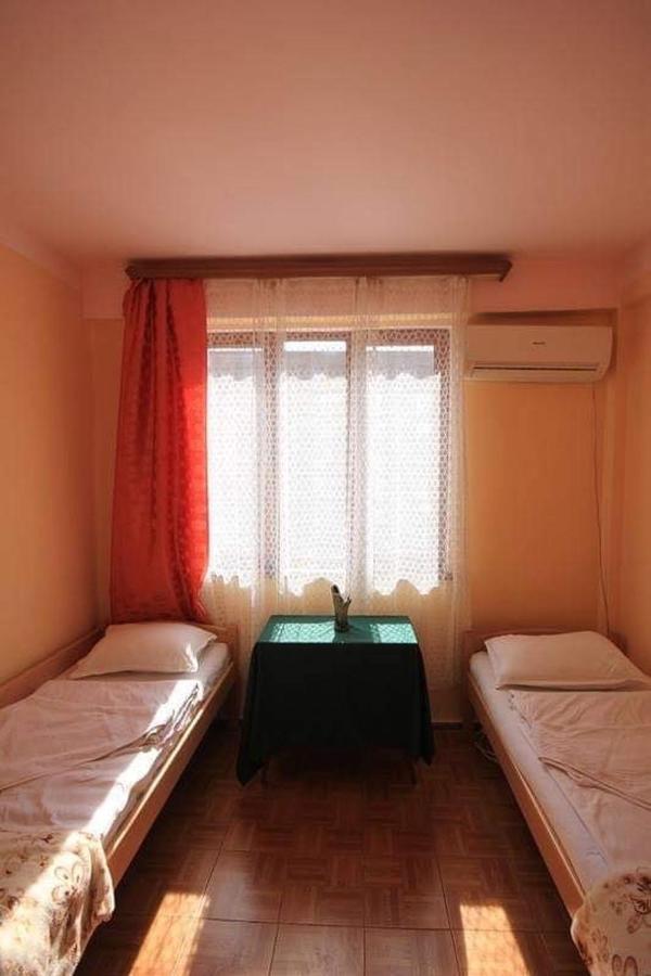 Center Hostel And Tours Jereván Kültér fotó