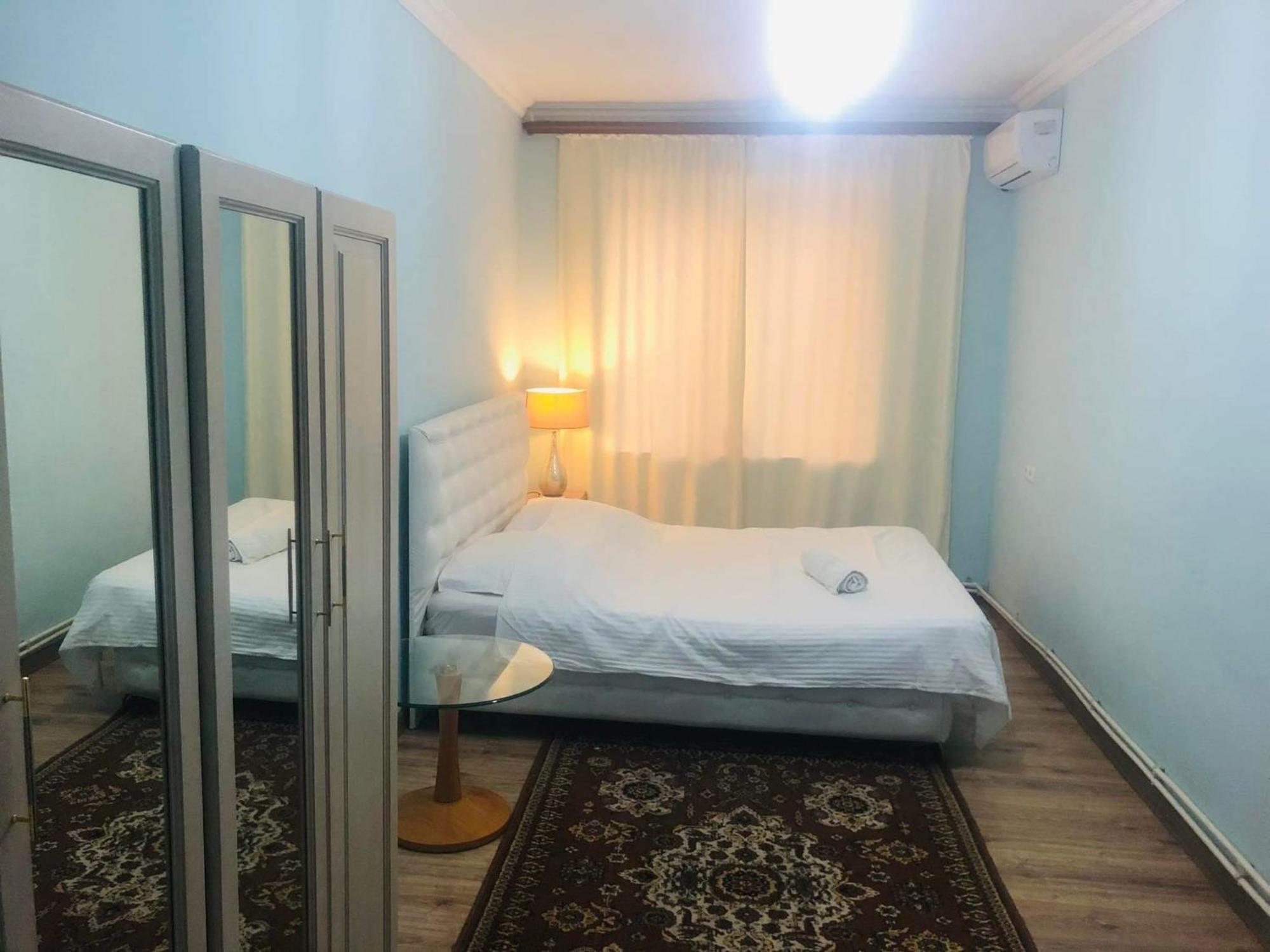 Center Hostel And Tours Jereván Kültér fotó